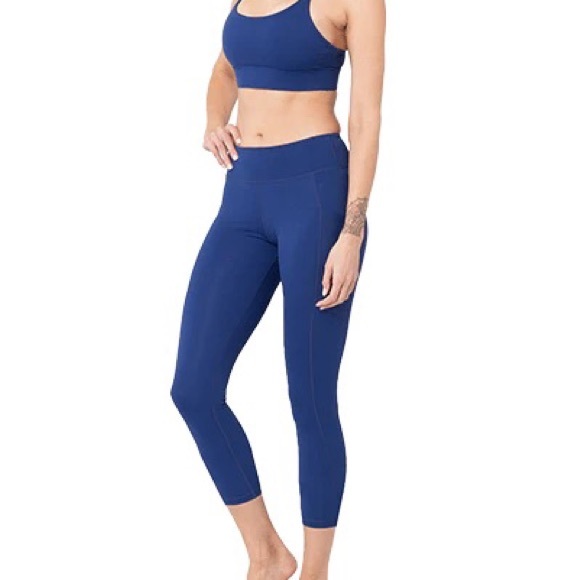 Vie Active | Layla 3/4 Blue Depth Leggings - Picture 1 of 5